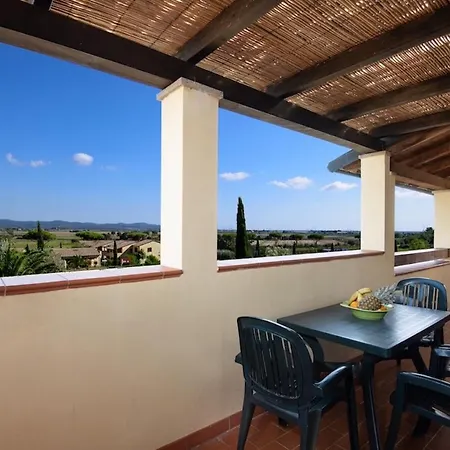 5 Beds, First Floor With Private Outdoor Area, In With Swimming-pool